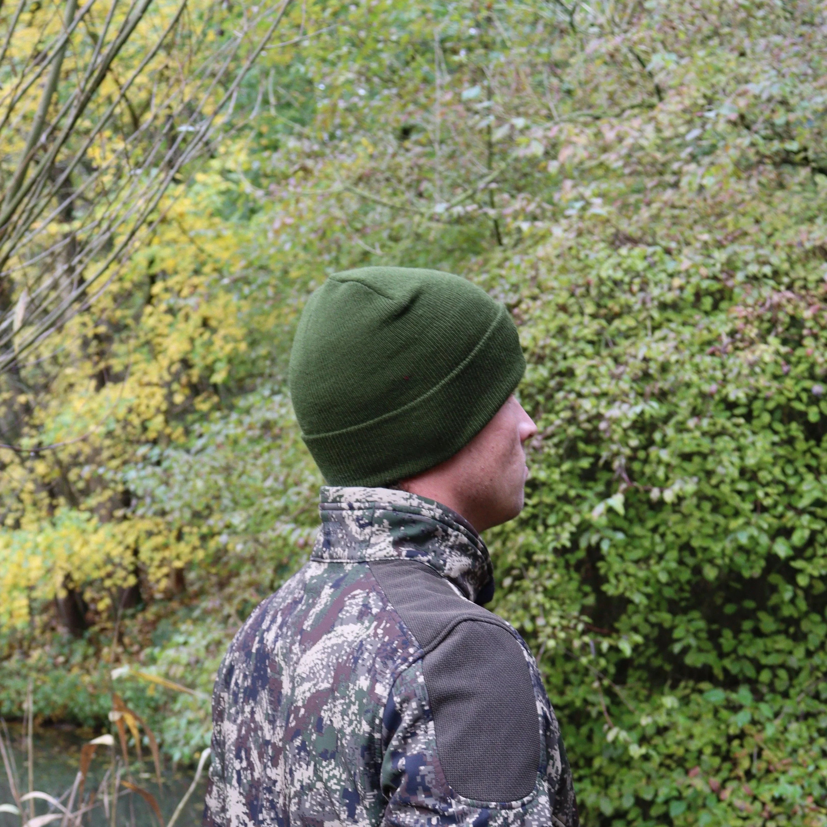 Rechterzijde van de River Crew Pike Beanie, gemaakt van 50% wol en 50% katoen voor ultiem comfort.