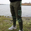River Crew Softshell Adventure Trousers met waterafstotende stof en robuust design, perfect voor outdoor avonturen.